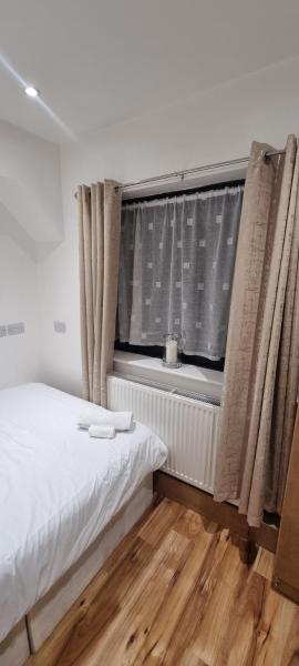 Beautiful Rooms with free on street parking in Sydenham